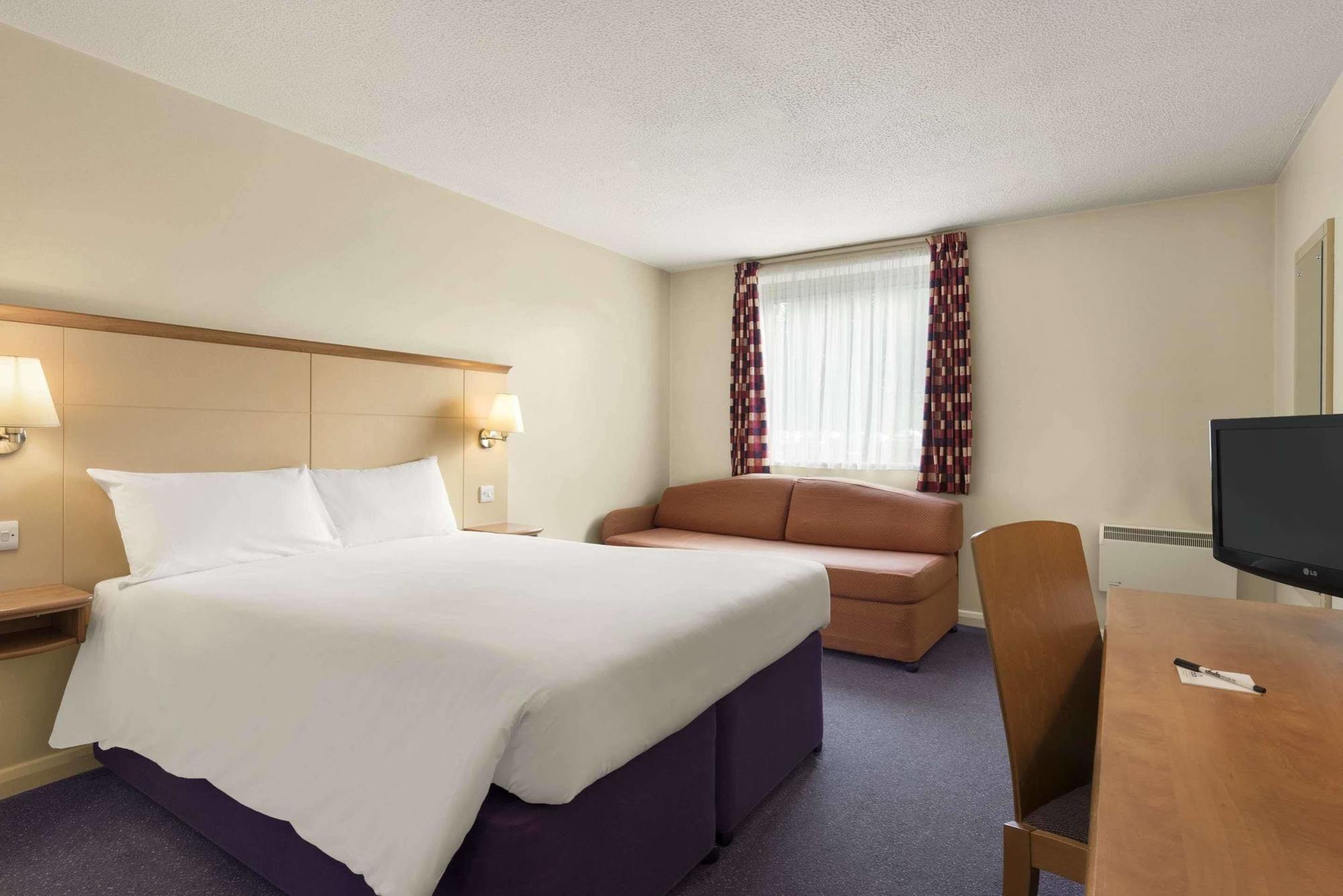 Days Inn Cannock - Norton Canes Exterior foto
